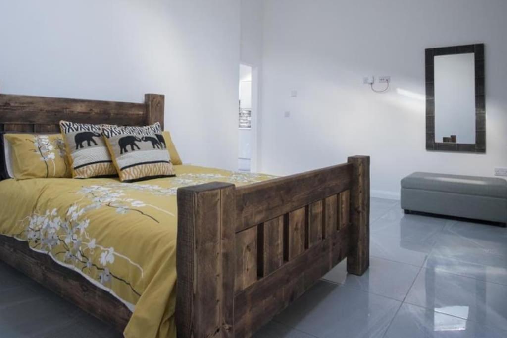 Apartamento The Old Mountain Stables Caerllwyn Ganol Farm Newport  Habitación foto